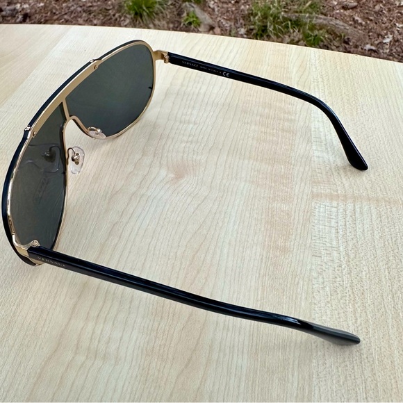 Men’s VERSACE SUNGLASSES modern shield style  black silver gold NIB + case - Picture 5 of 11